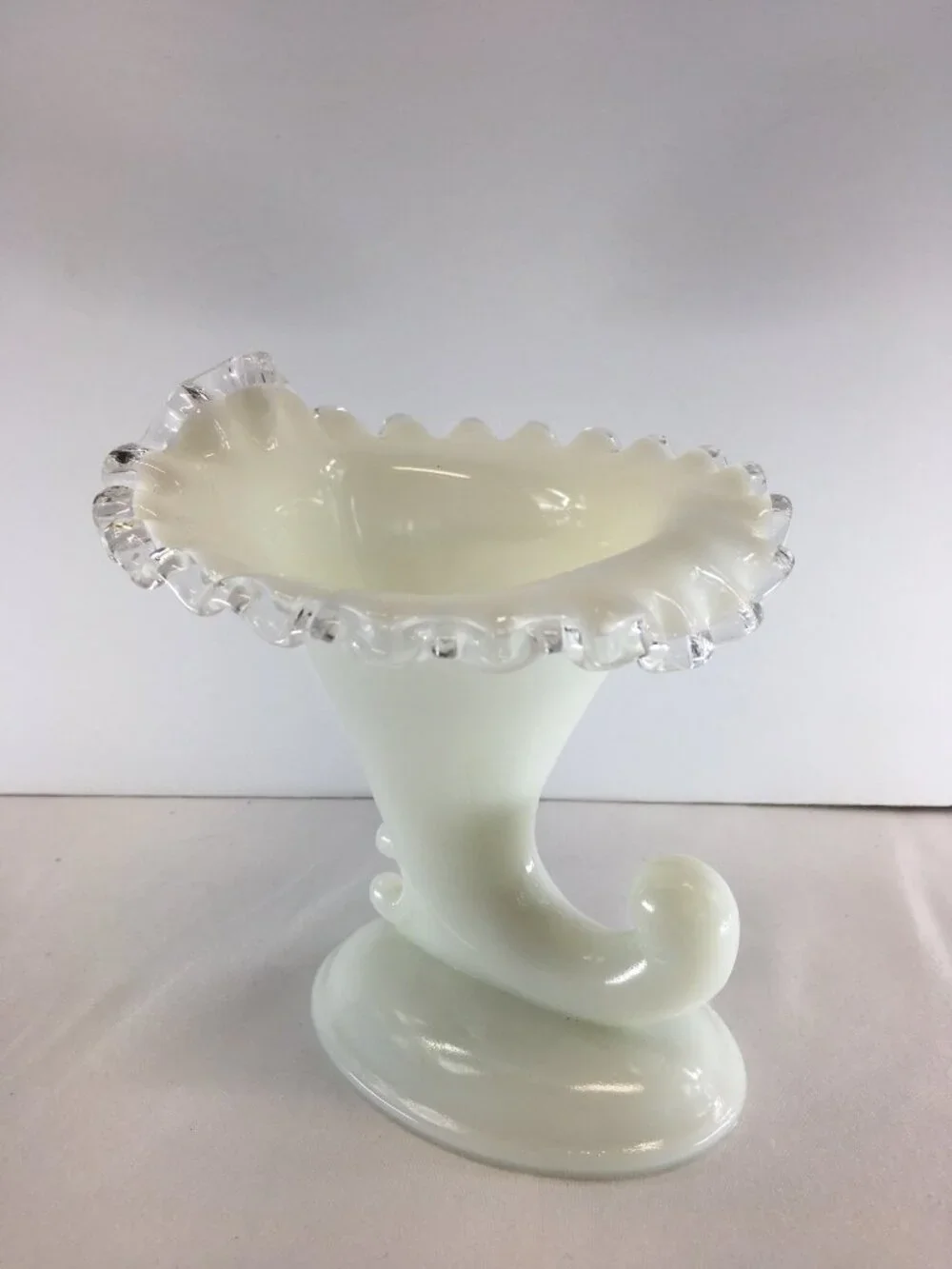 Vtg Fenton Silver Crest Milk Glass Cornucopia Ruffled Candle Holder 6.5'' Tall